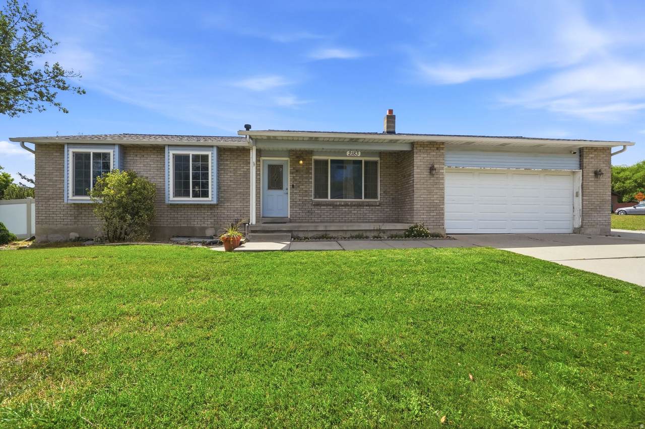 2183 Gregory Ave - Photo 1