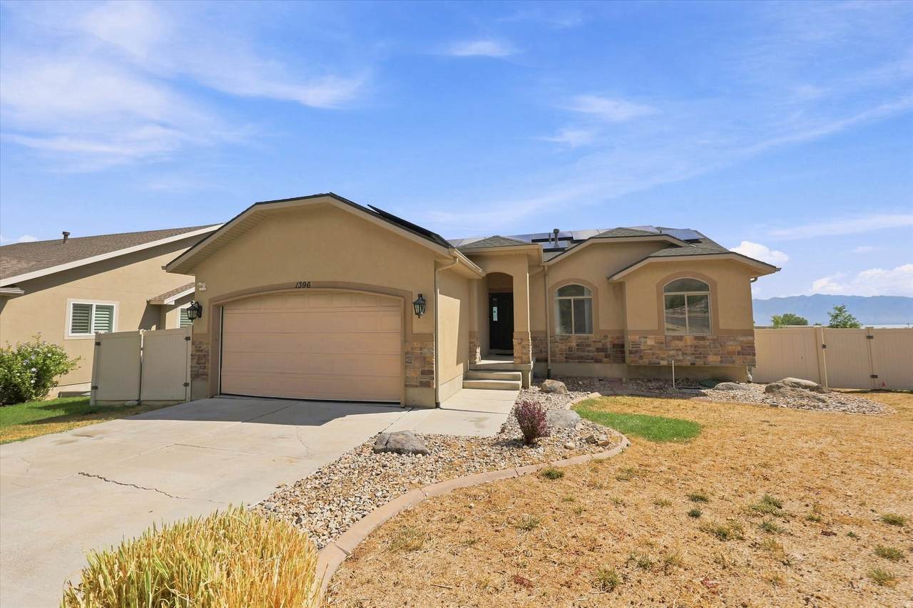 1396 Lukas Ln - Photo 1