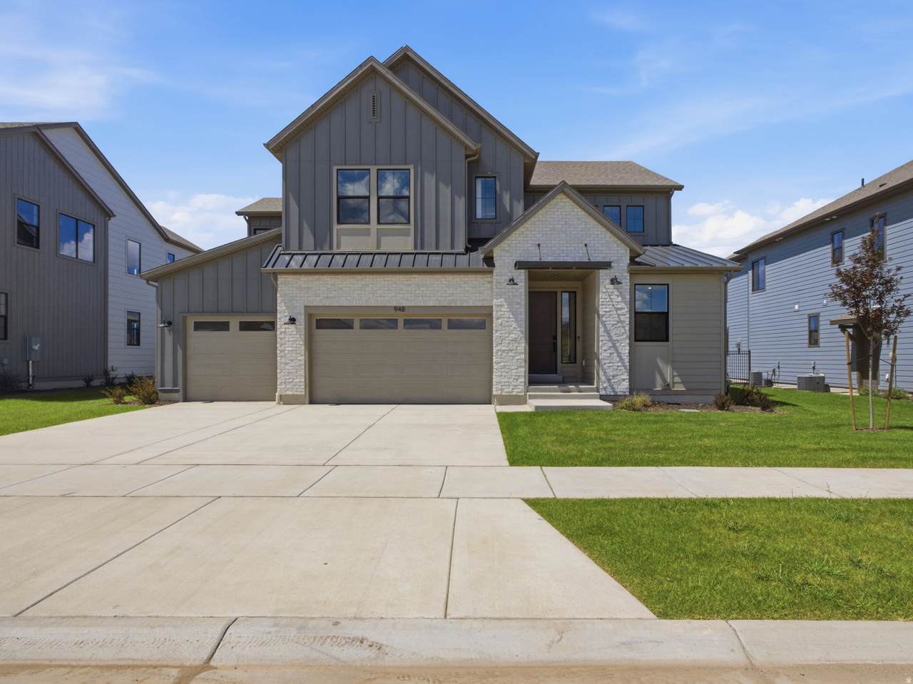 948 Romney Rd - Photo 1