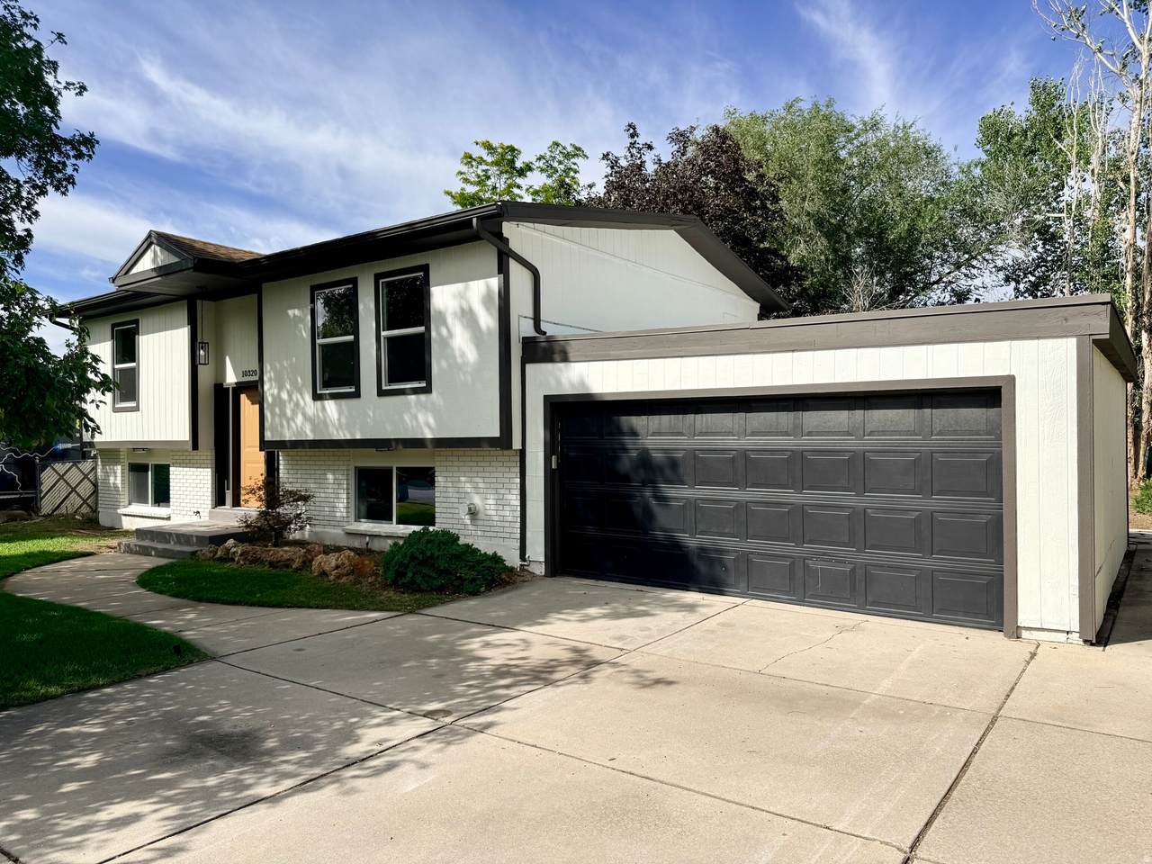 10320 Clearview Dr - Photo 1