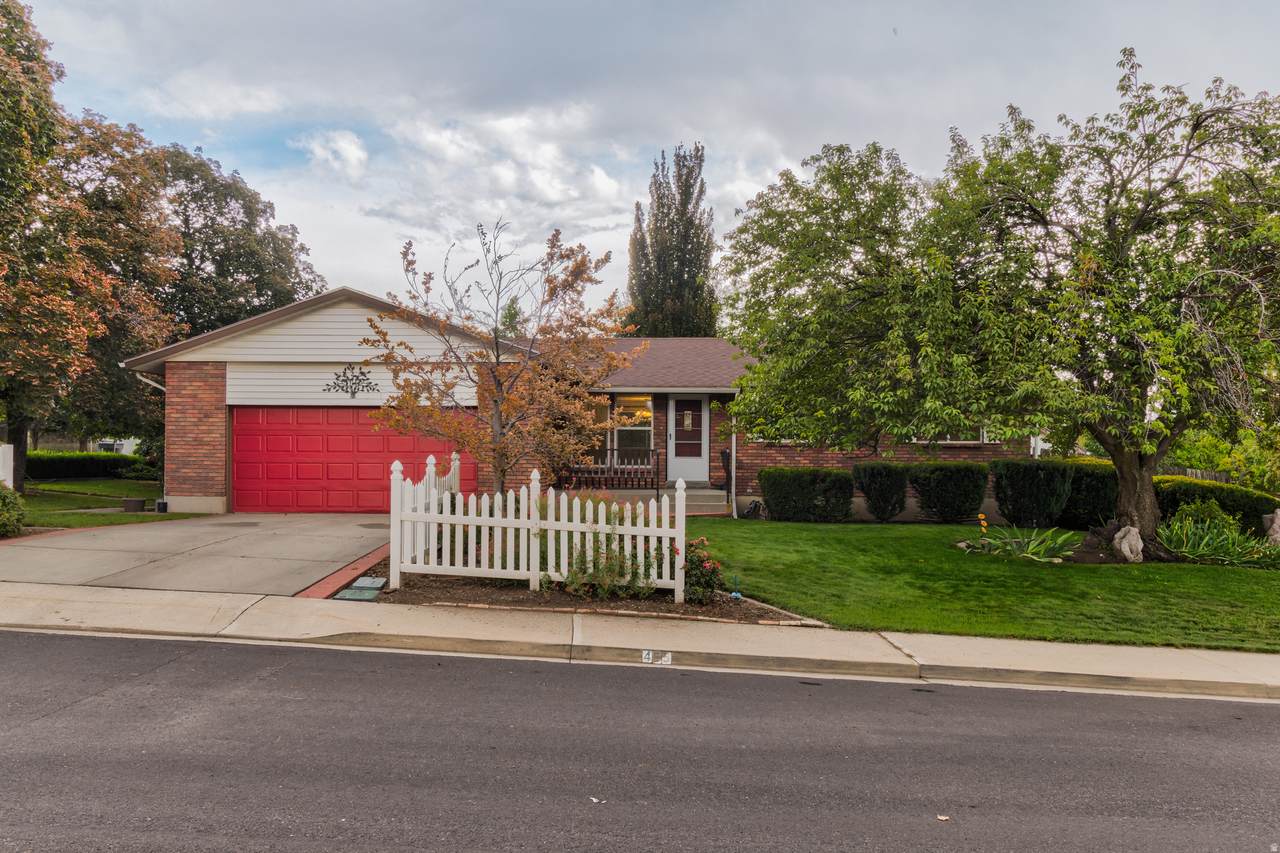 455 Melanie Ln - Photo 1