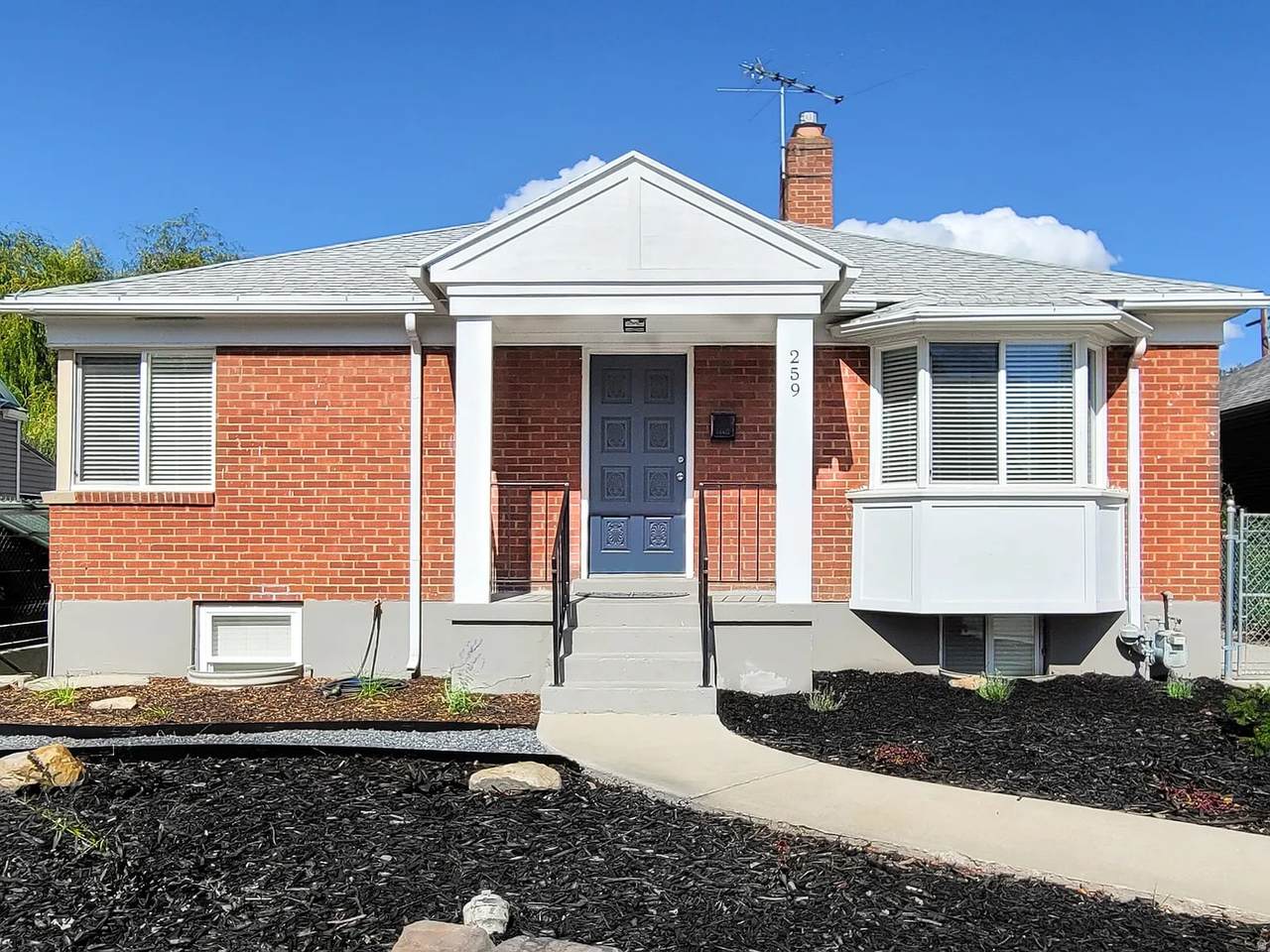 259 Herbert Ave - Photo 1
