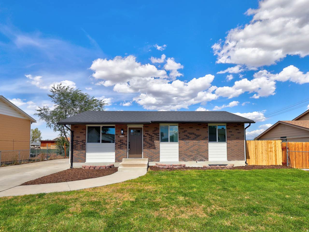 7222 Gardenia Ave - Photo 1
