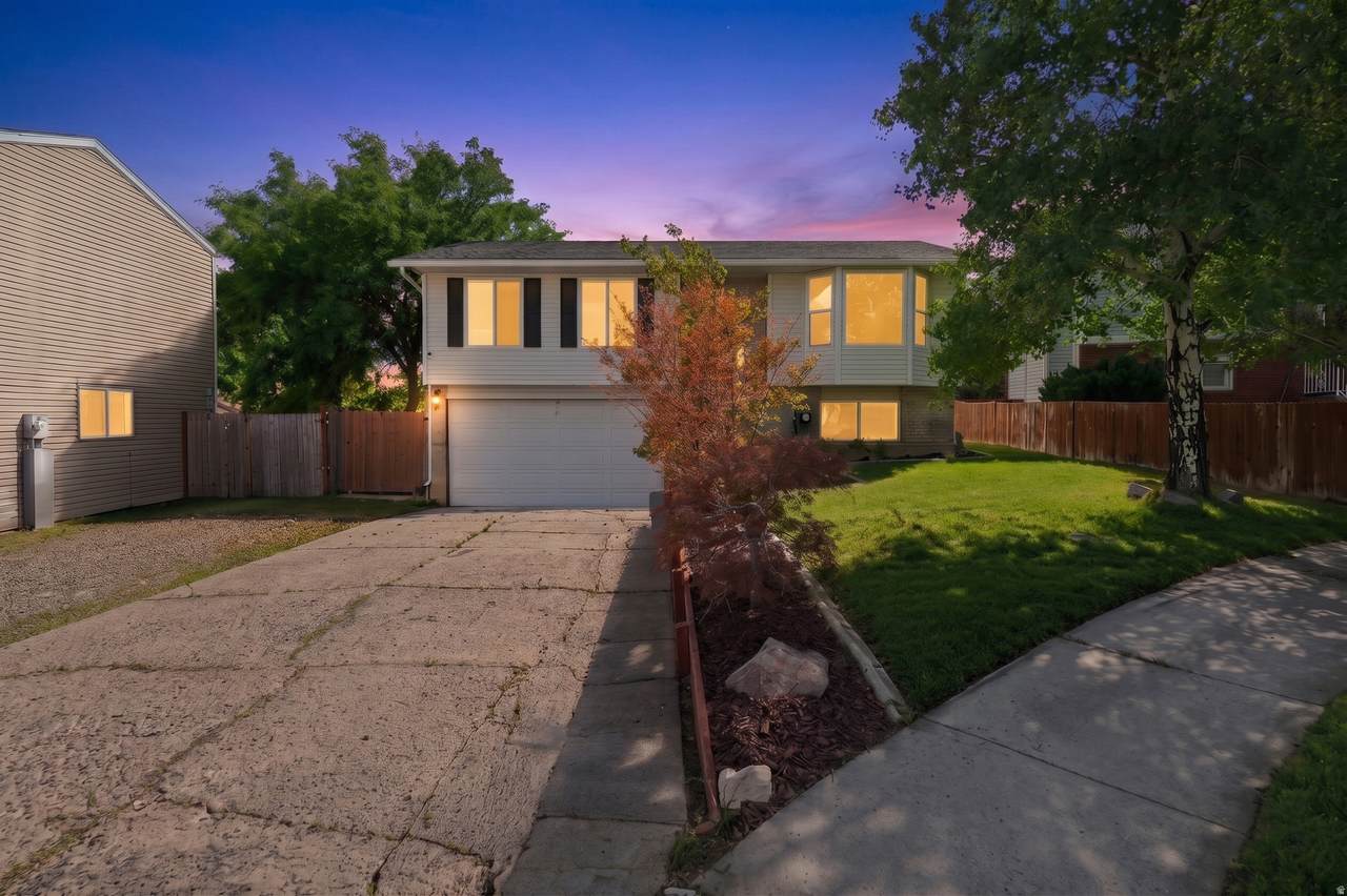 5569 Tiger Lily Ct - Photo 1