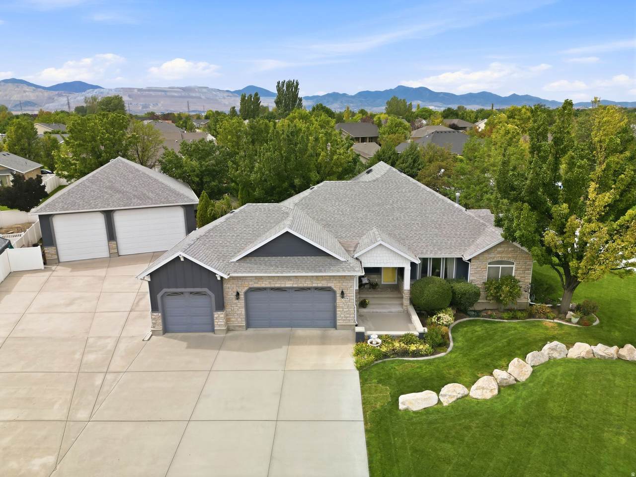 12136 Swensen Cir - Photo 1