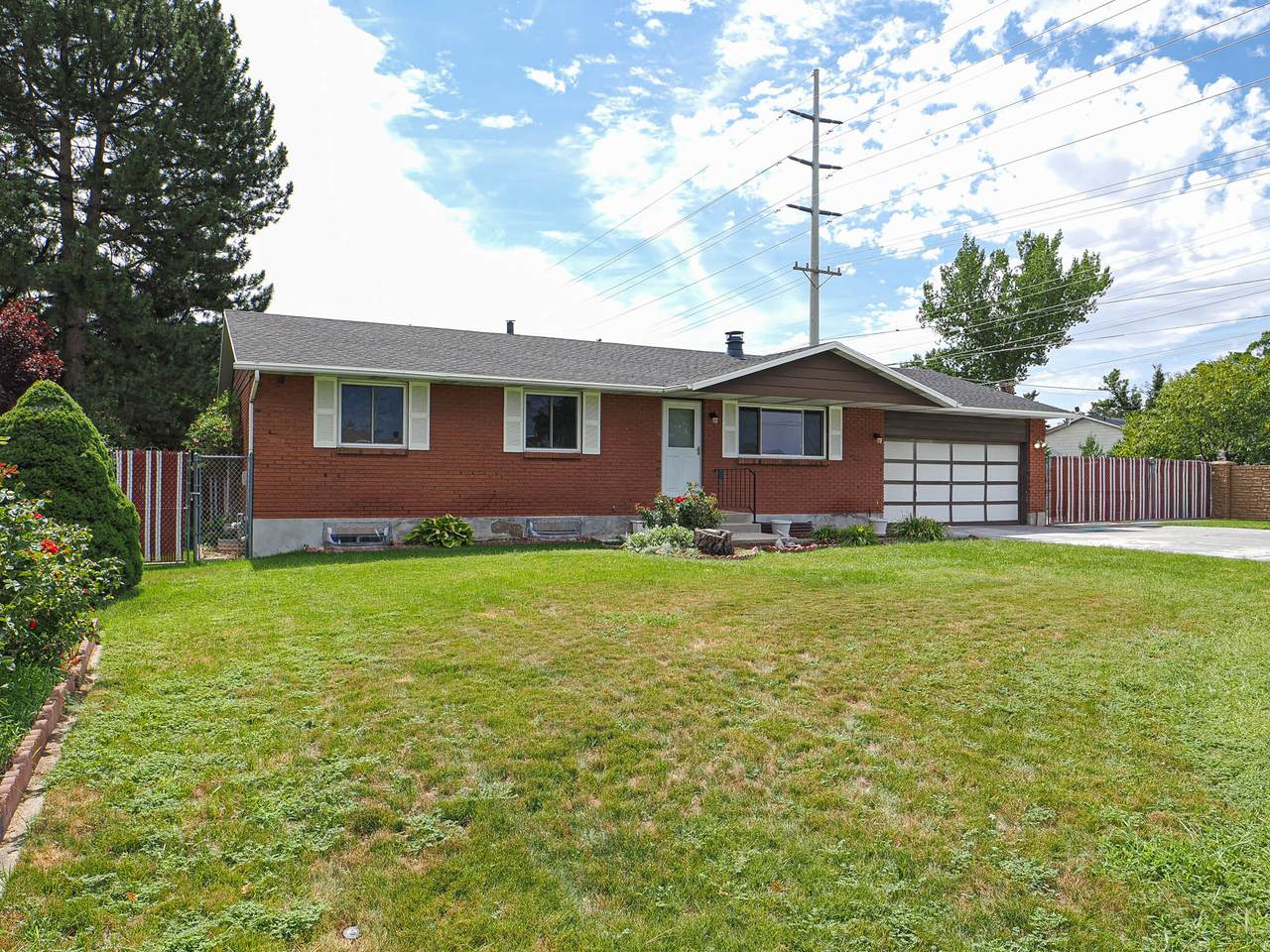 2683 Castle Oaks Cir - Photo 1