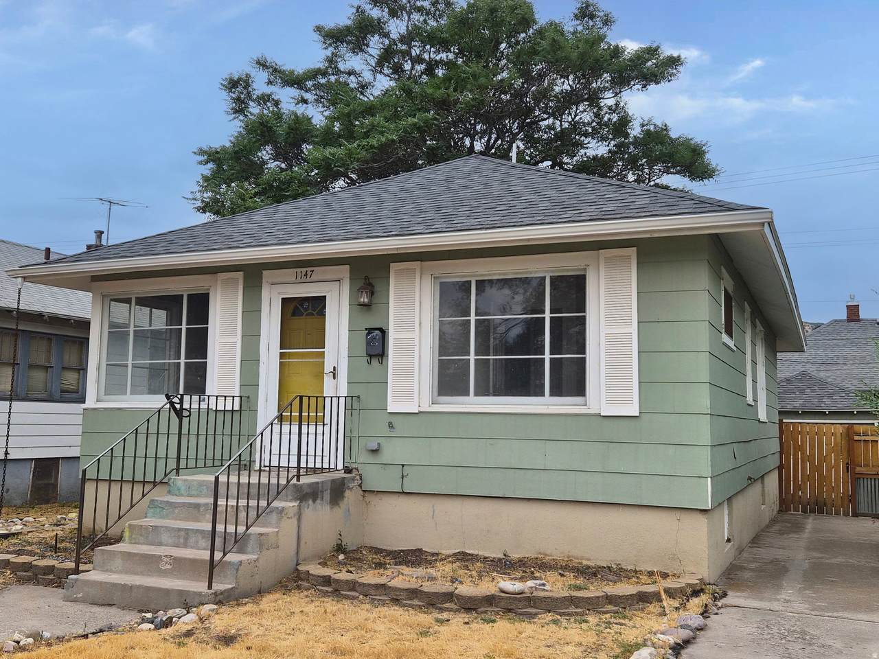 1147 Hayes - Photo 1