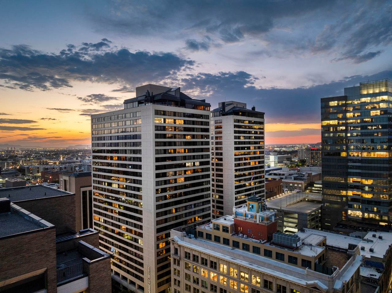 44 Broadway - Photo 1