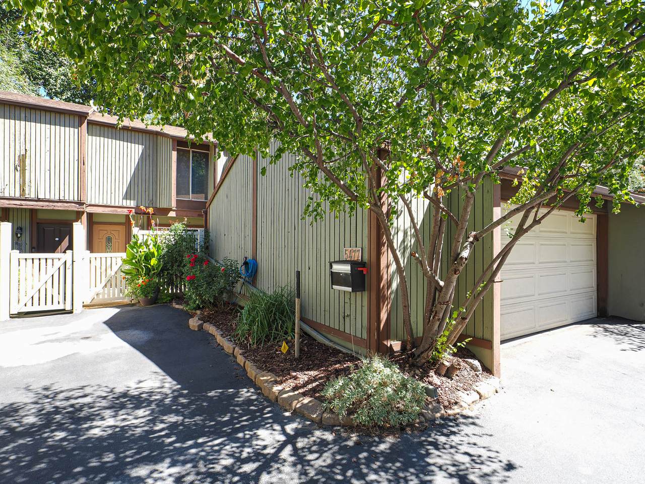5477 Willow Ln - Photo 1