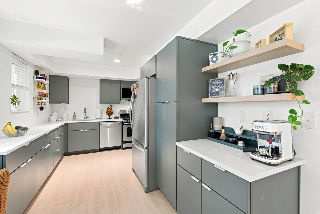 2220 Murray Holladay Rd - Photo 1
