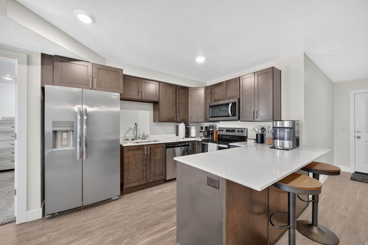 2101 Main St - Photo 1