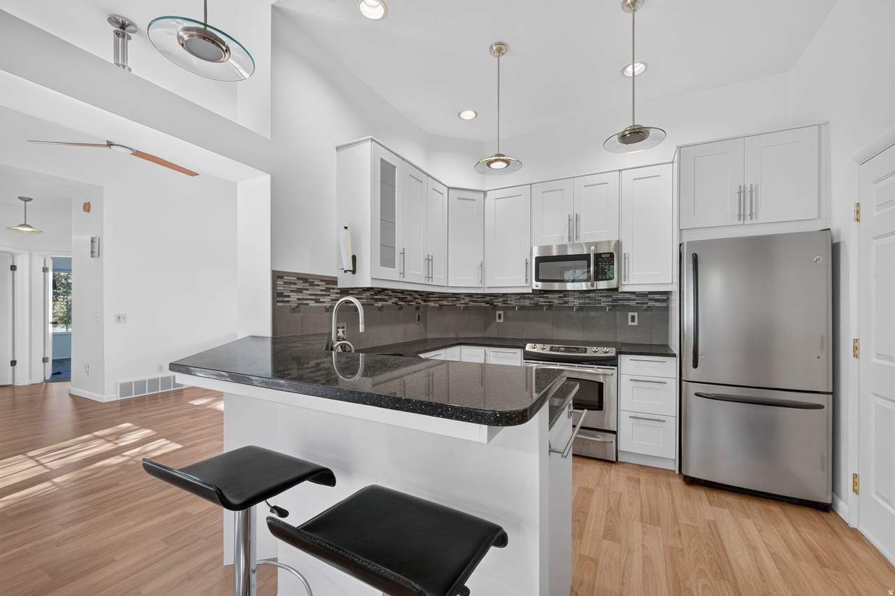 5450 Spinnaker Row - Photo 1