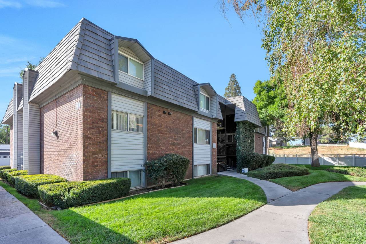 1635 Woodland Dr - Photo 1