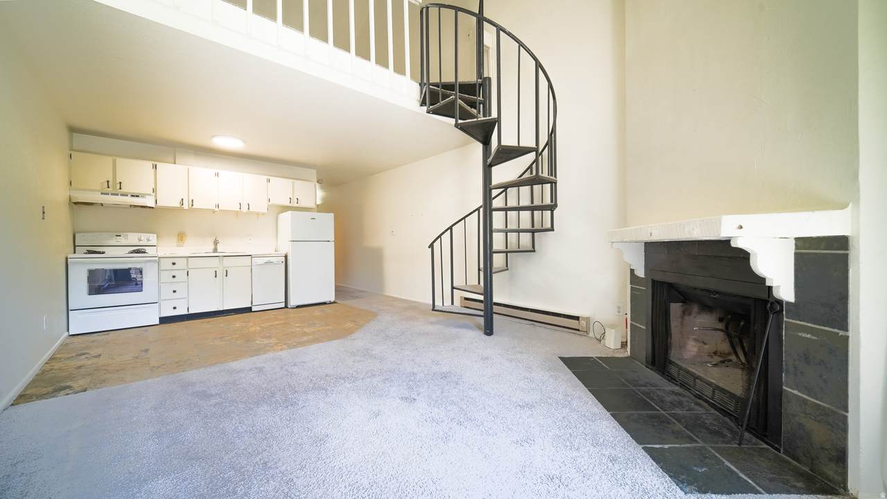 1530 Empire Ave - Photo 1