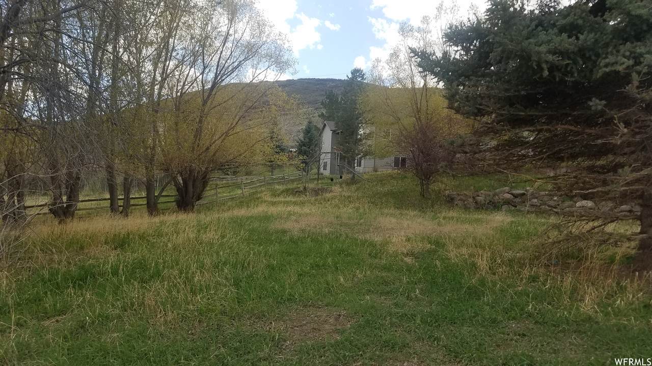 250 Lakeside Dr - Photo 1