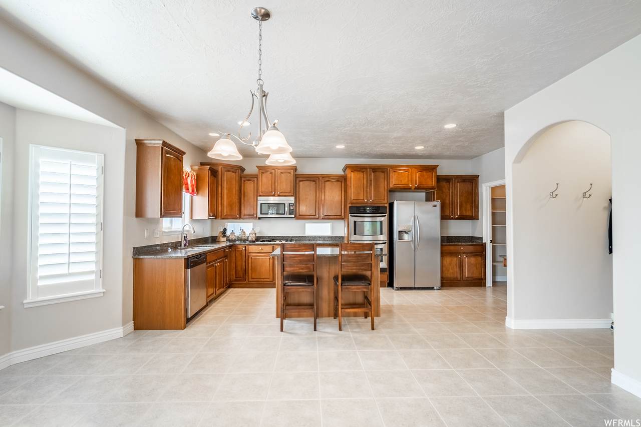 9061 Clubhouse Ln - Photo 1