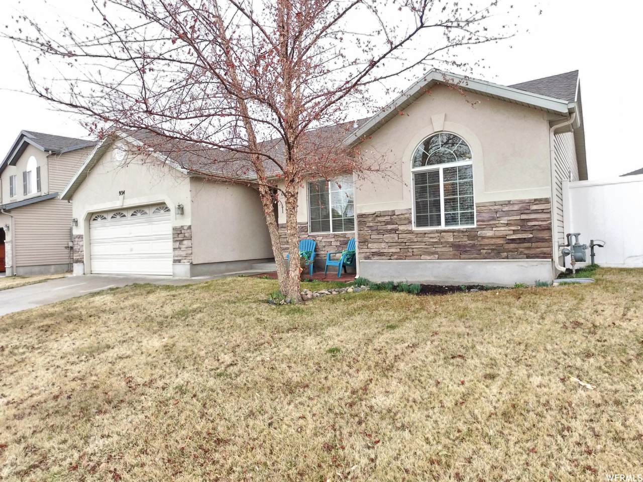 934 Woodstock Dr - Photo 1