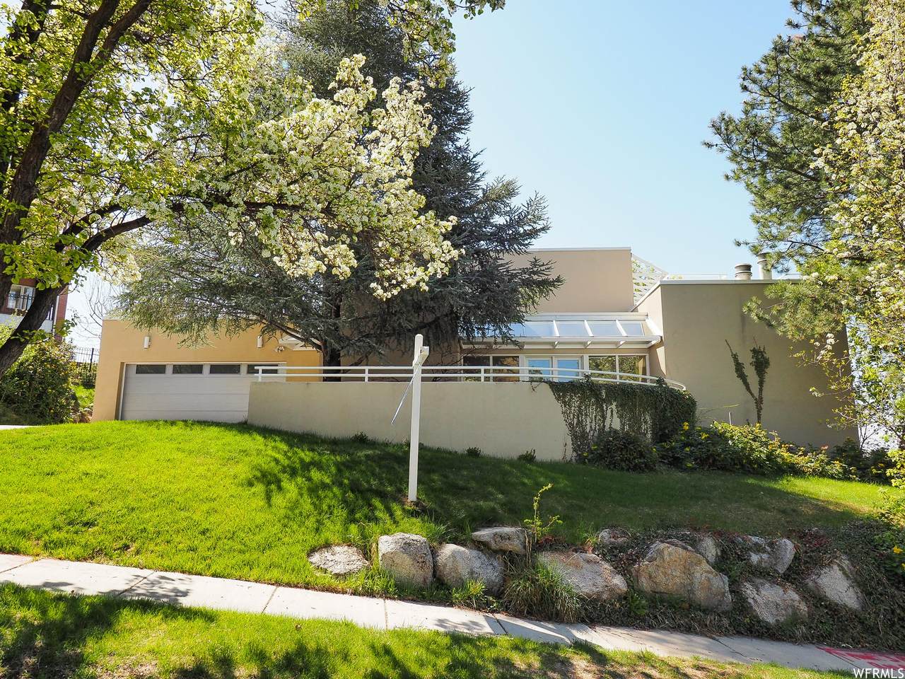 1704 Fort Douglas Cir - Photo 1
