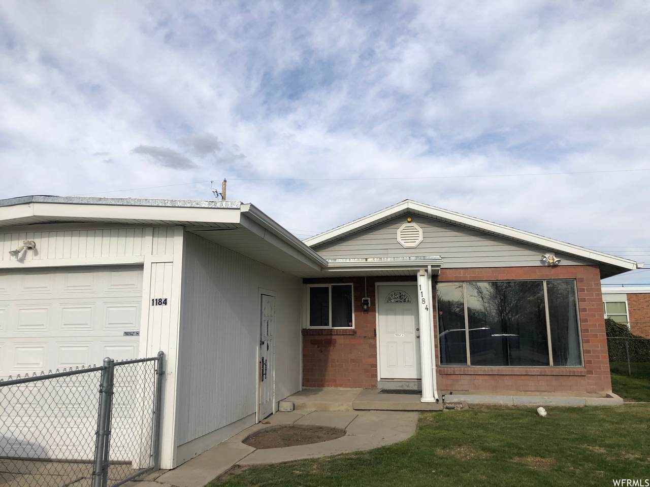 1184 Catherine St - Photo 1