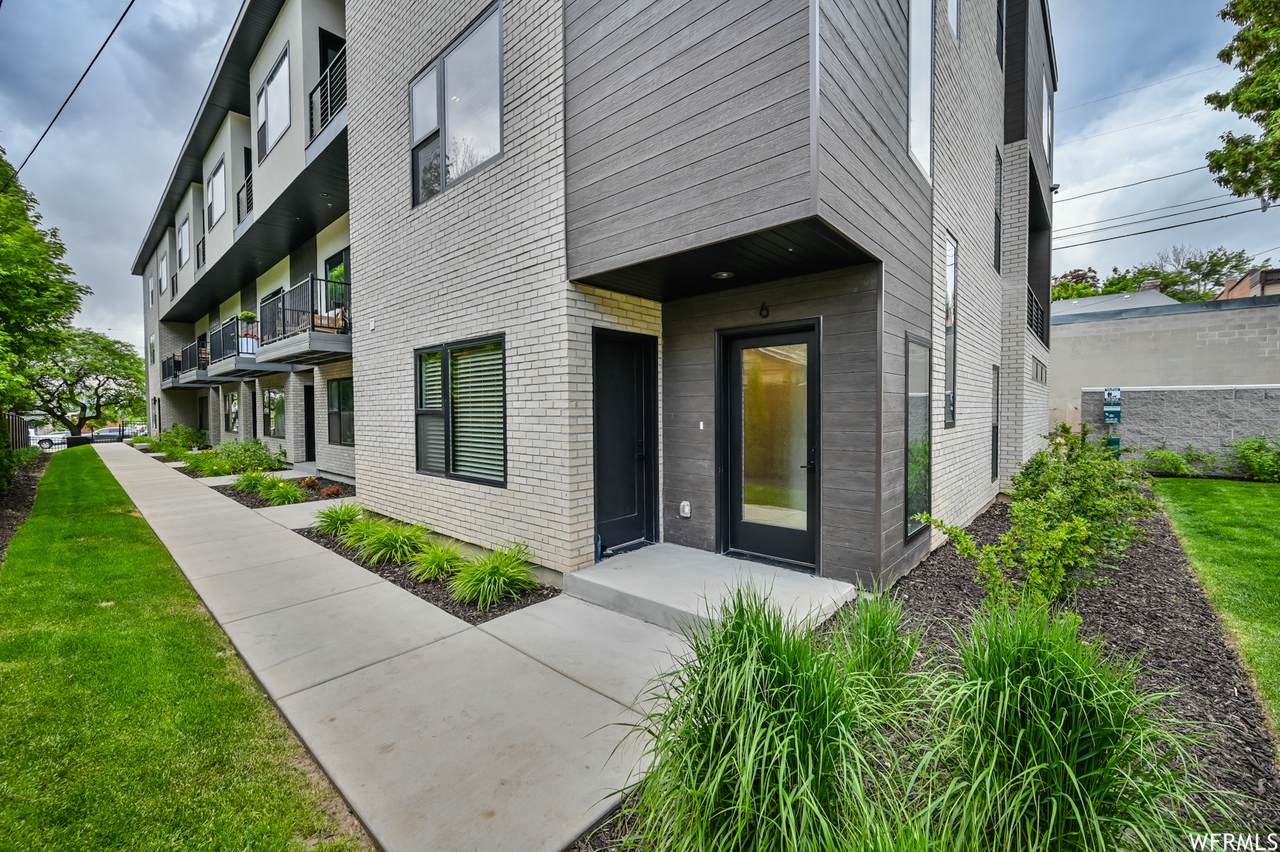 327 700 - Photo 1