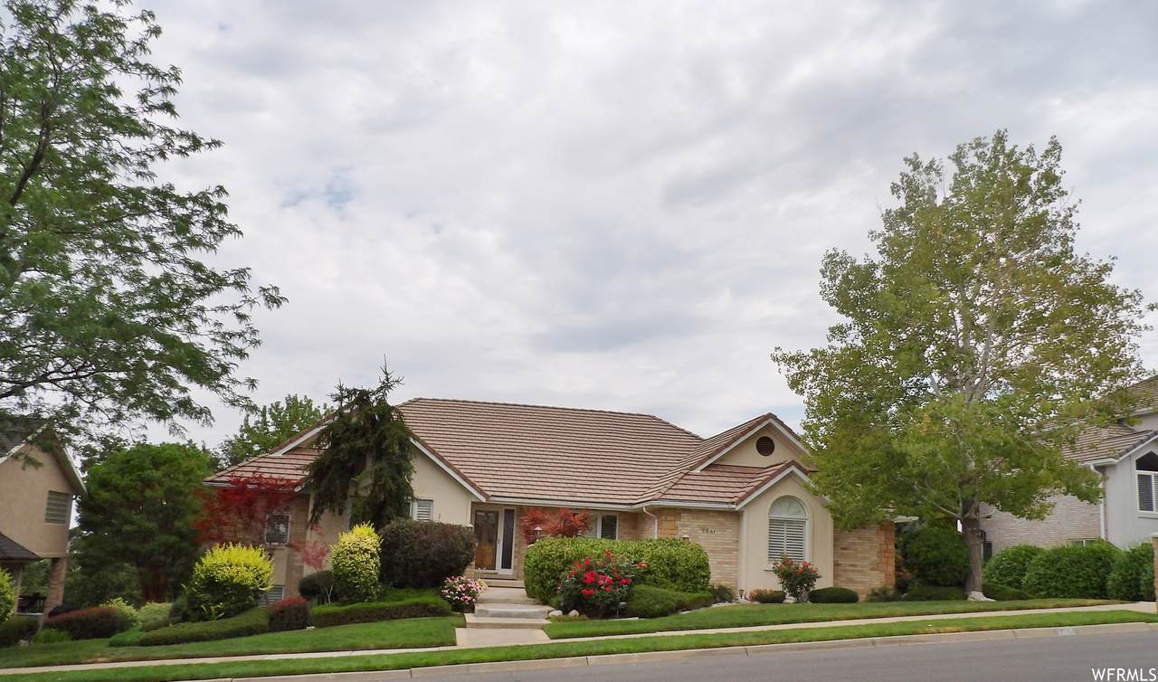 2241 Summerwood Dr - Photo 1