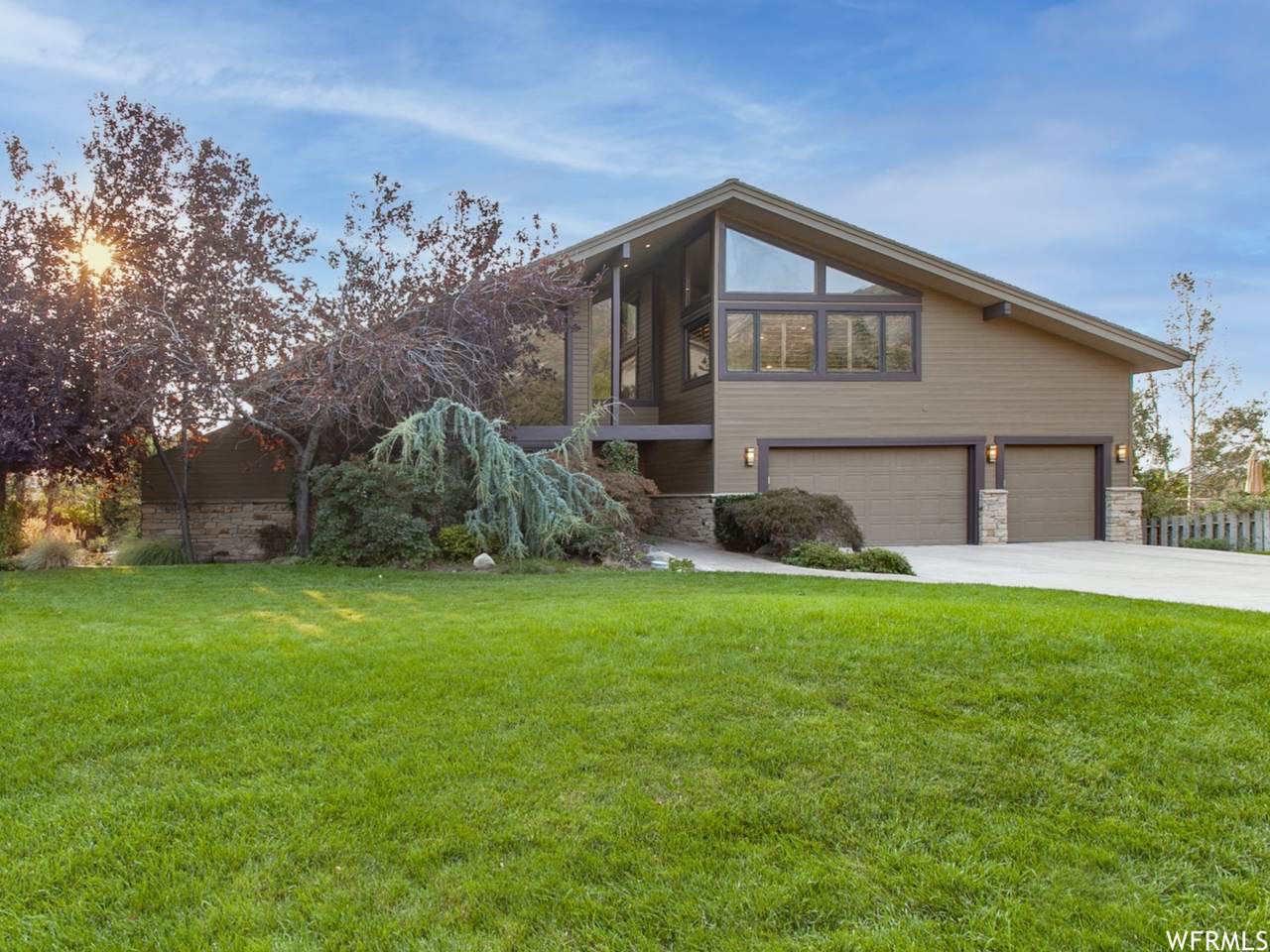 9706 Ruskin Cir - Photo 1