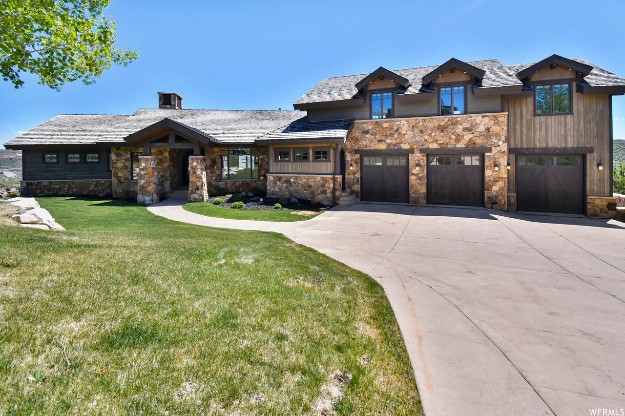 9060 Twin Peaks Dr - Photo 1