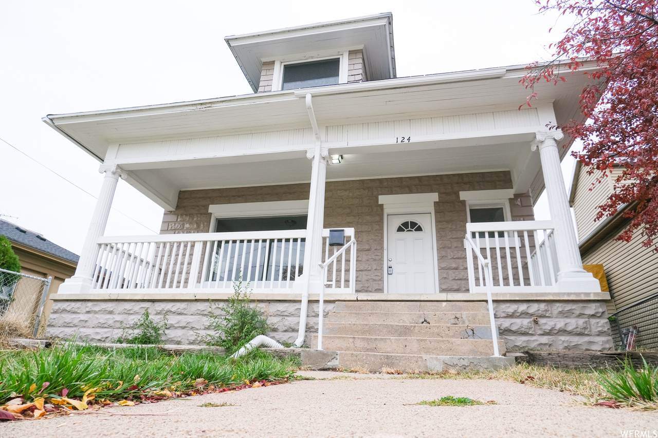 124 27TH St - Photo 1
