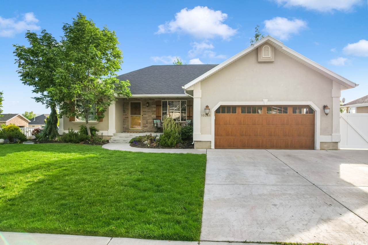 10241 Forest Creek Dr - Photo 1