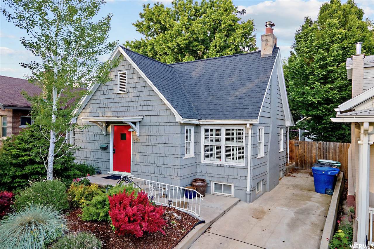 651 Elizabeth St - Photo 1