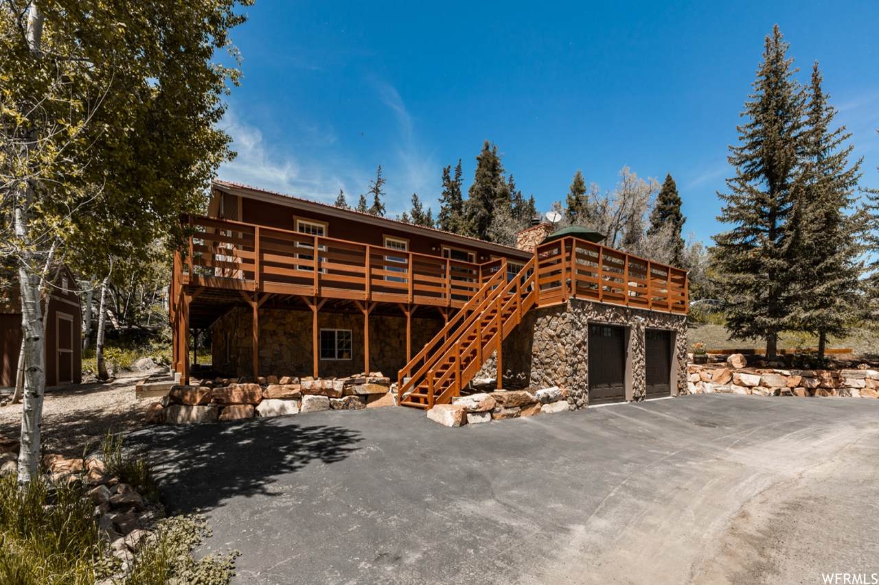 240 Woodland Dr - Photo 1