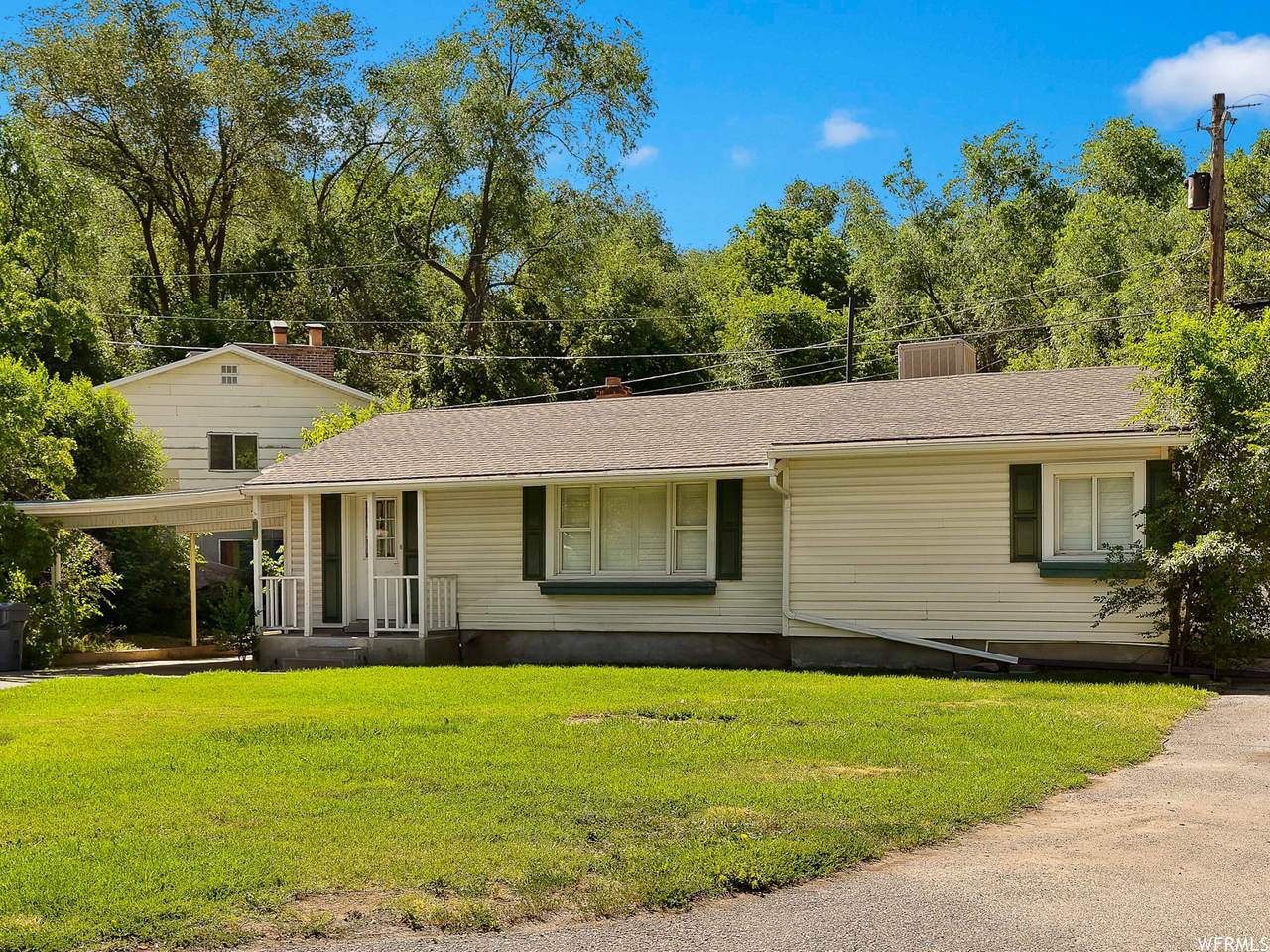 225 40TH - Photo 1