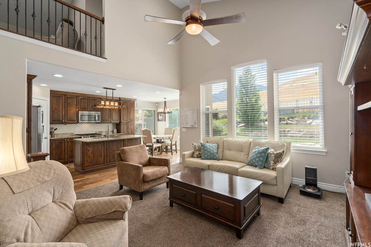 432 Tamarack Dr - Photo 1