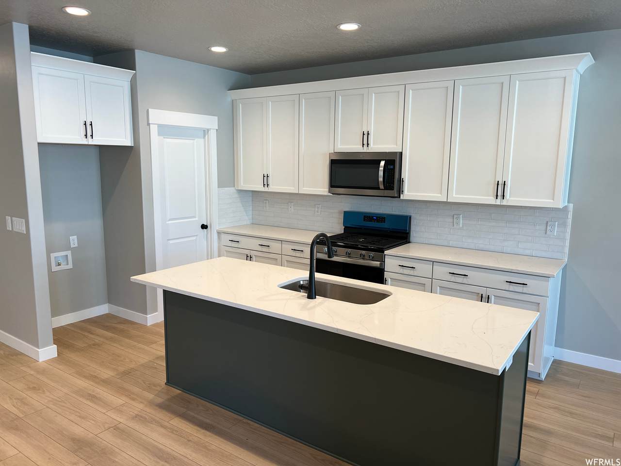 203 3830 - Photo 1