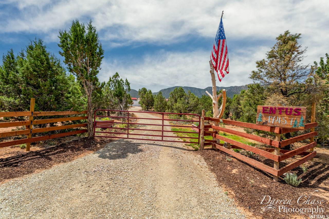 17457 Old Iron Town Rd - Photo 1