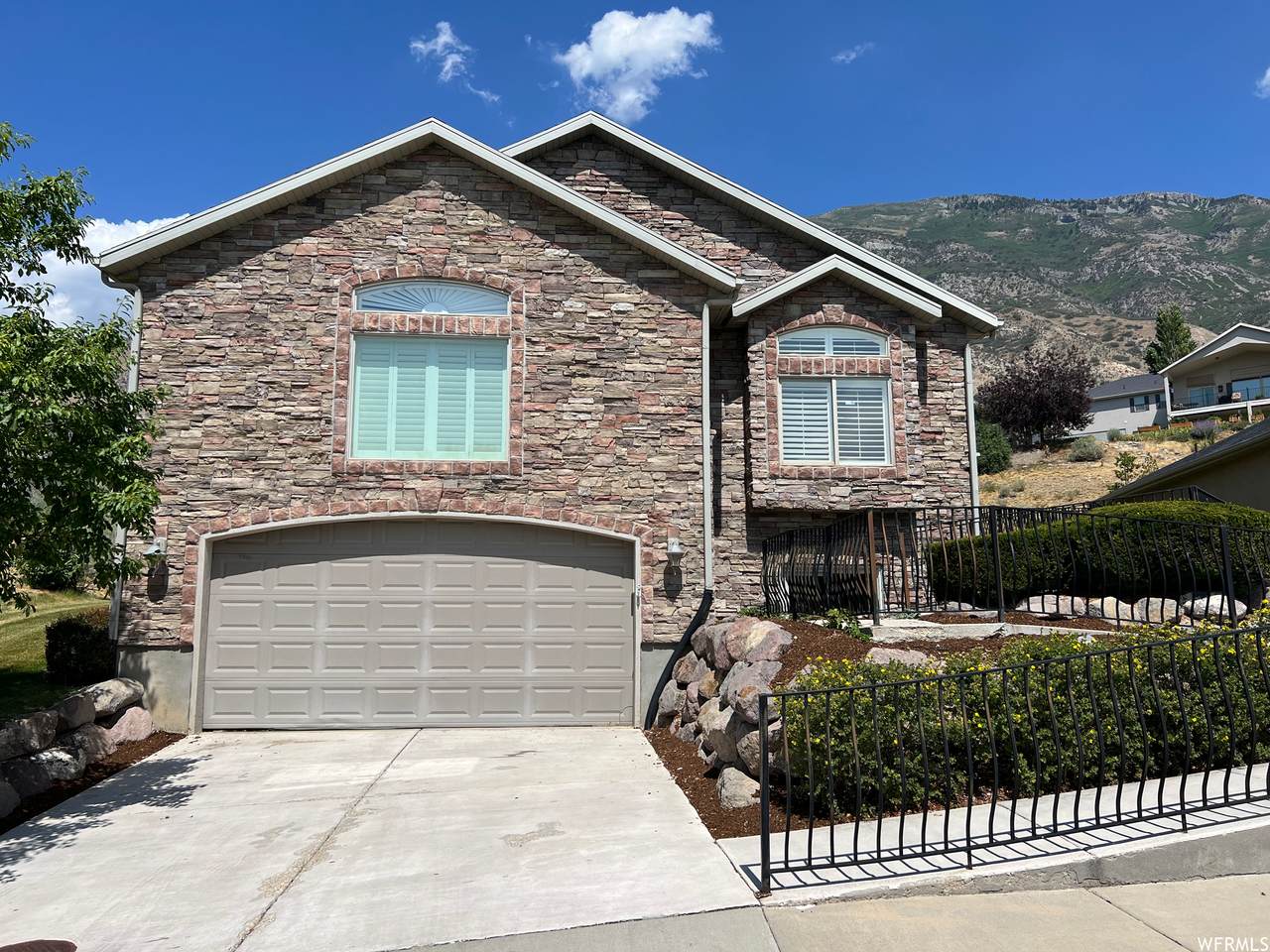 9202 Hillside Dr - Photo 1