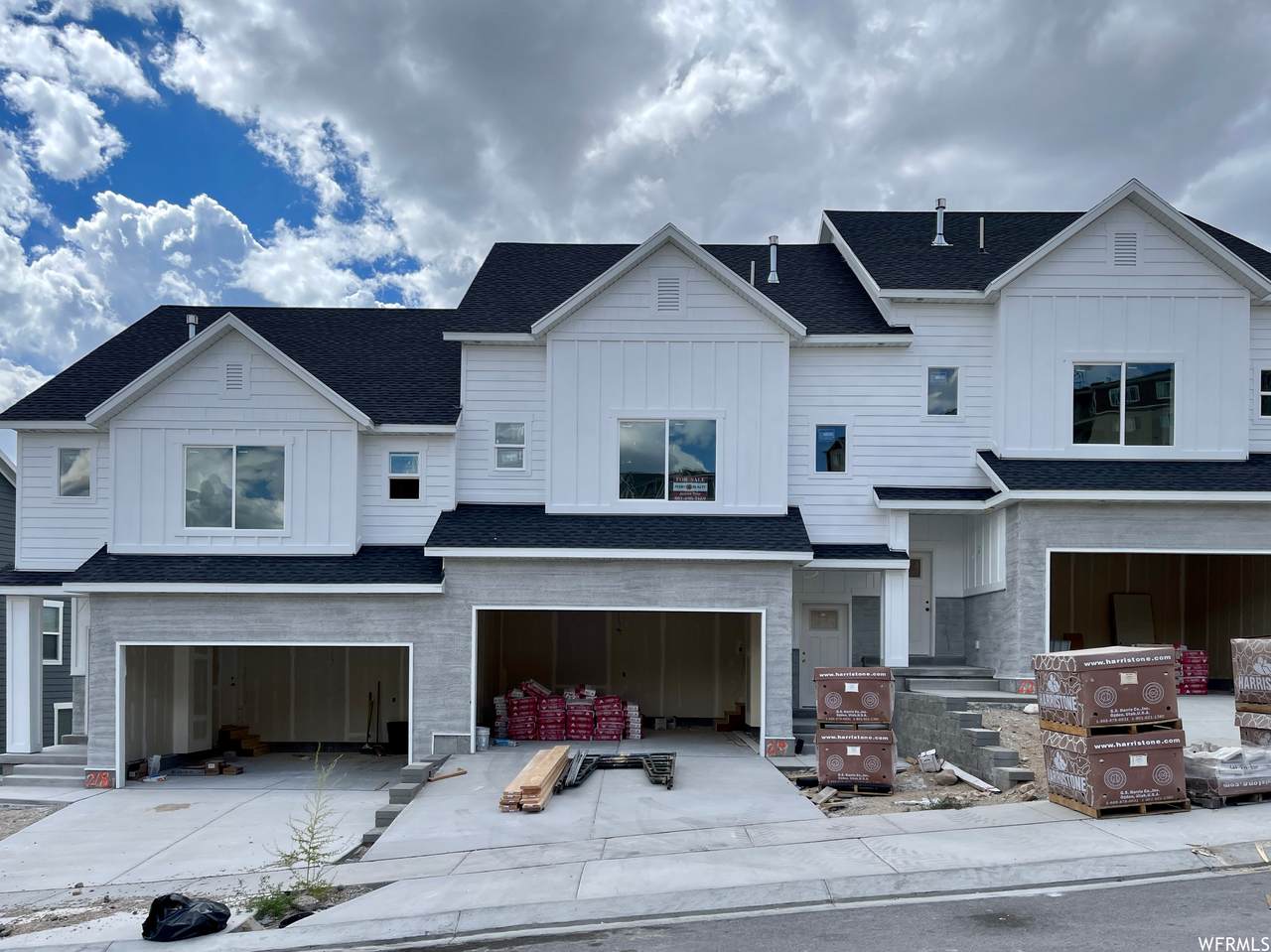1071 W Vista Ridge Dr - Photo 1