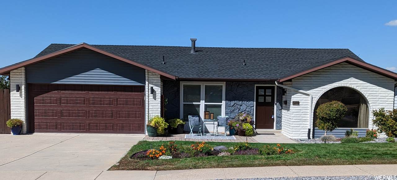 2415 Campus Dr - Photo 1