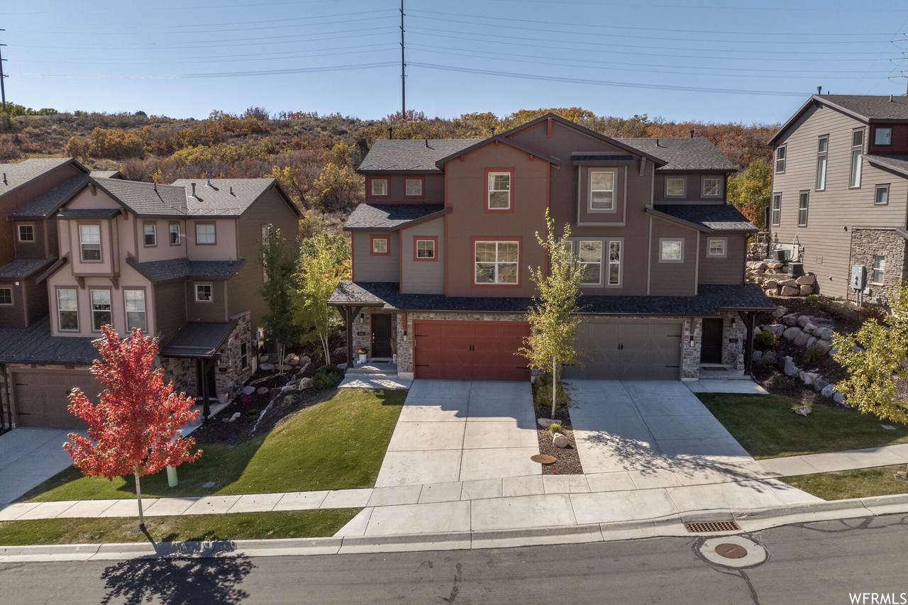 1143 Abigail Dr - Photo 1