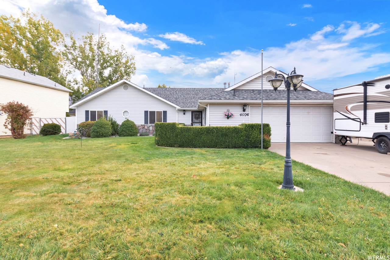 4076 Parker Dr - Photo 1