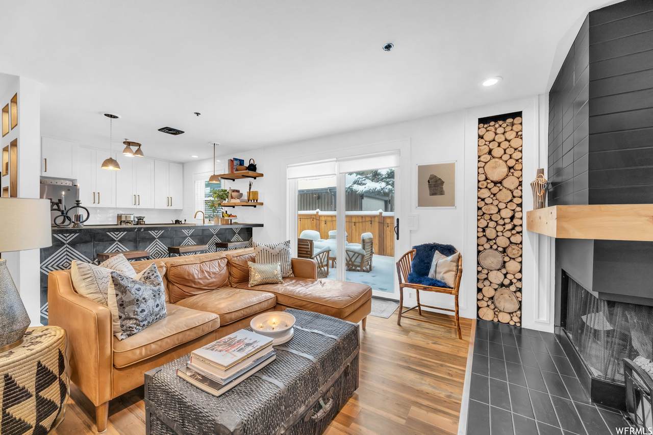 429 Saddle View Way - Photo 1