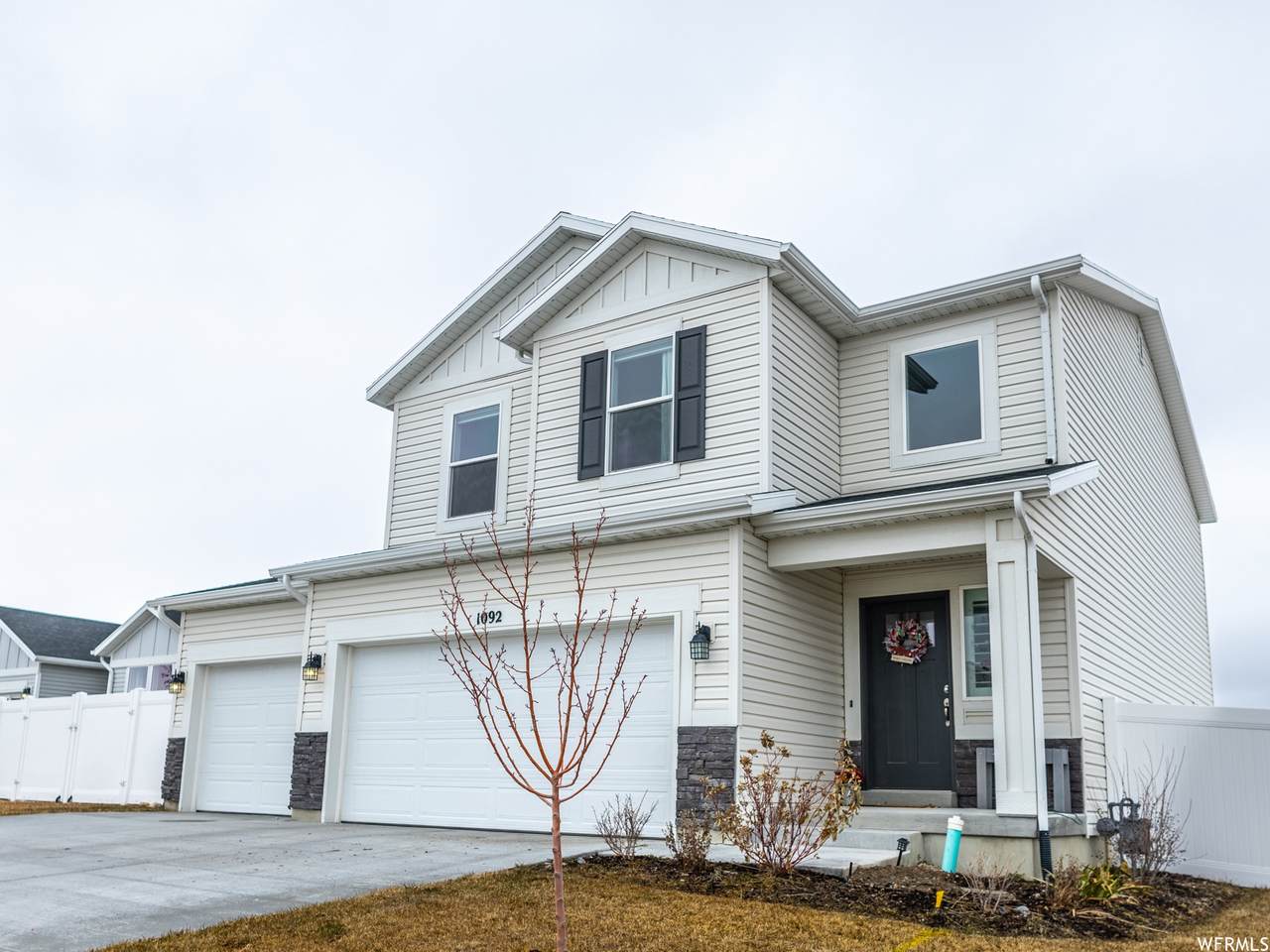 1092 Honeycomb Dr - Photo 1