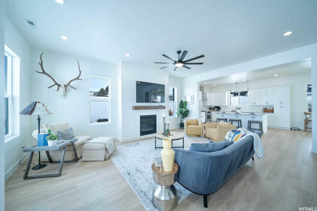 925 Cedar Holler - Photo 1