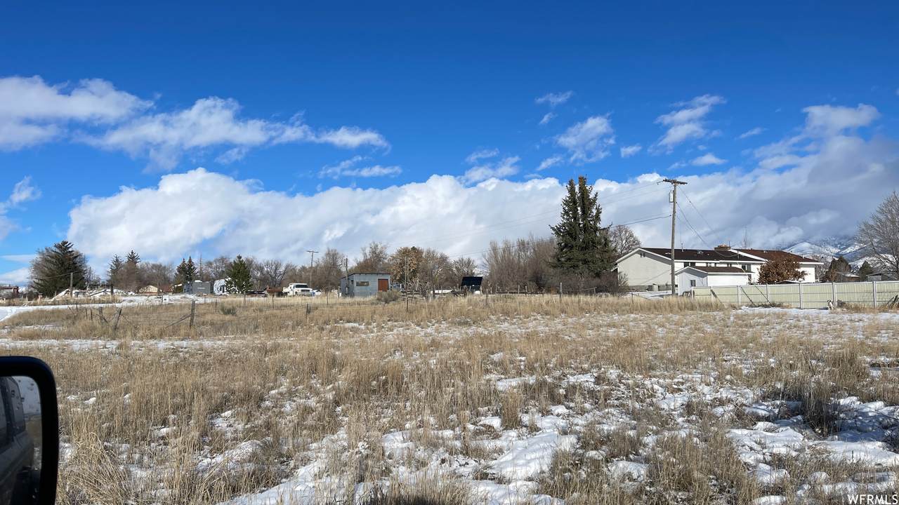 320 Main - Photo 1