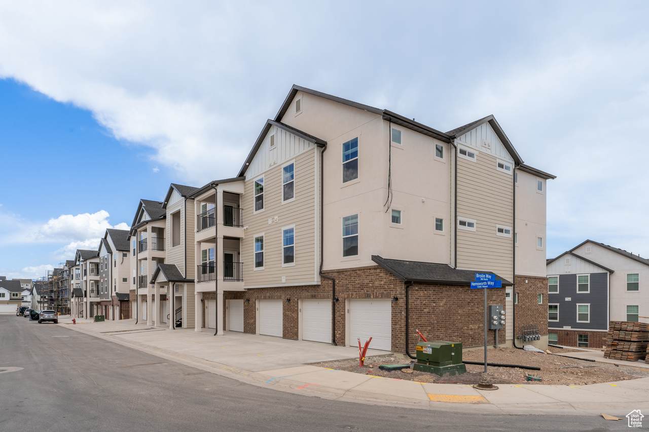 874 Hemsworth Way - Photo 1