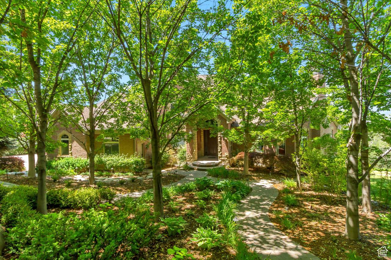 196 Holly Dr - Photo 1