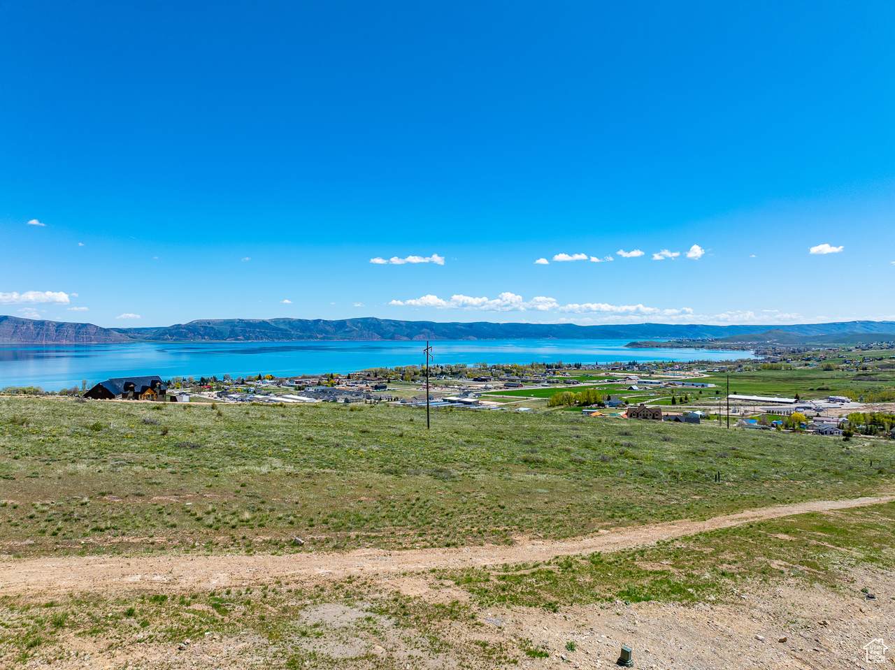 390 Lakeview Ridge Rd - Photo 1