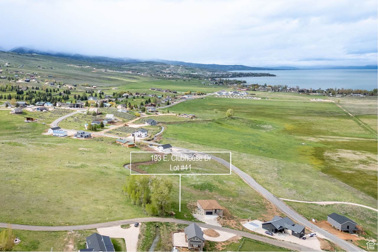 193 Clubhouse Dr - Photo 1