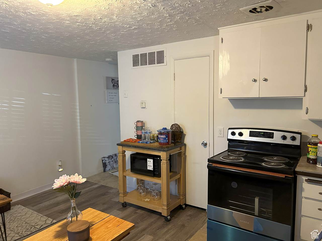 246 Helm Ave - Photo 1