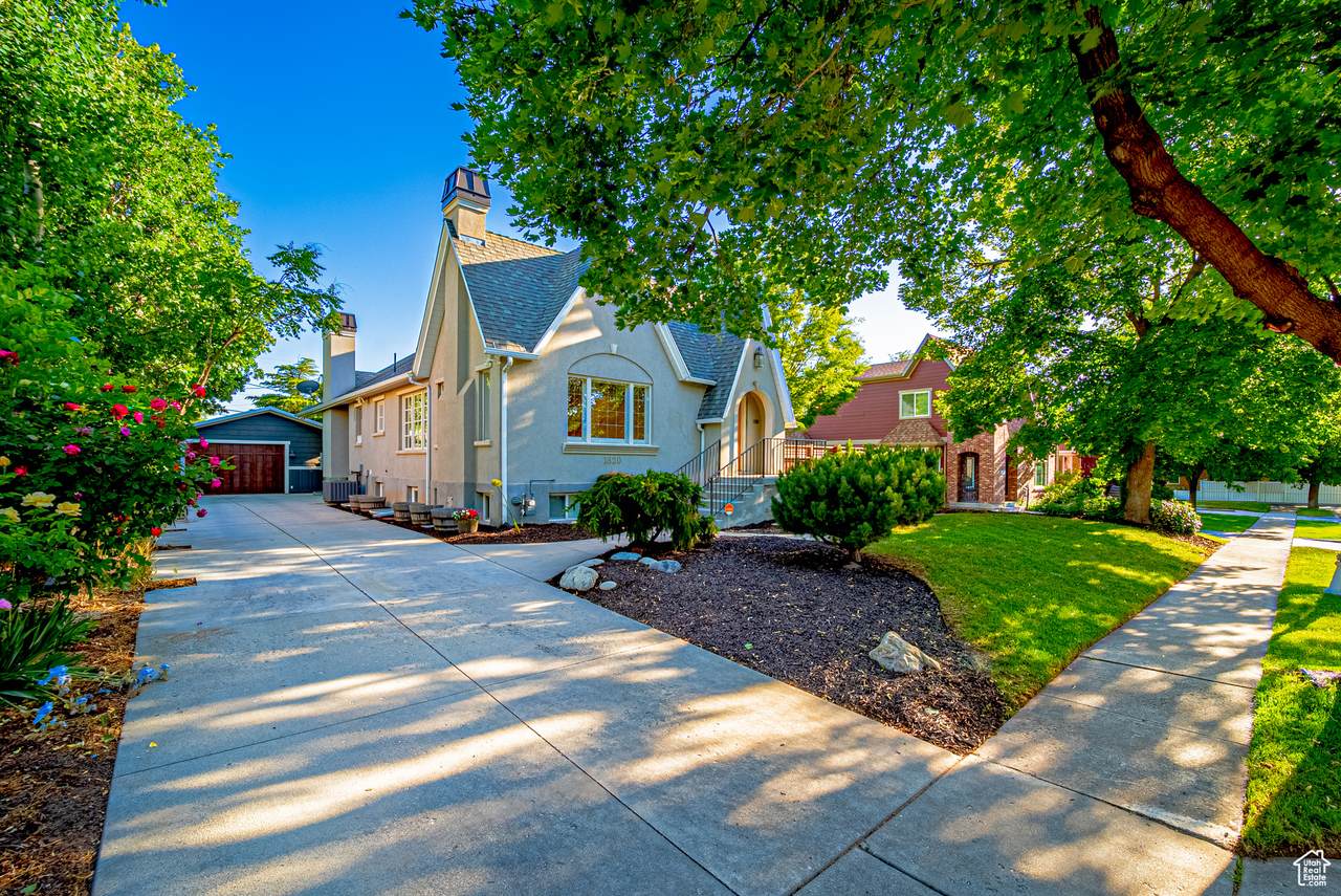 1820 Redondo Ave - Photo 1